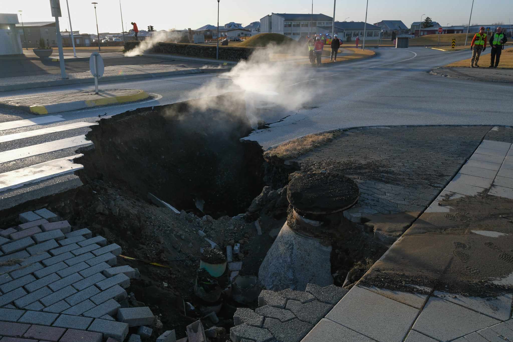 Grindavík earthquakes crevasse