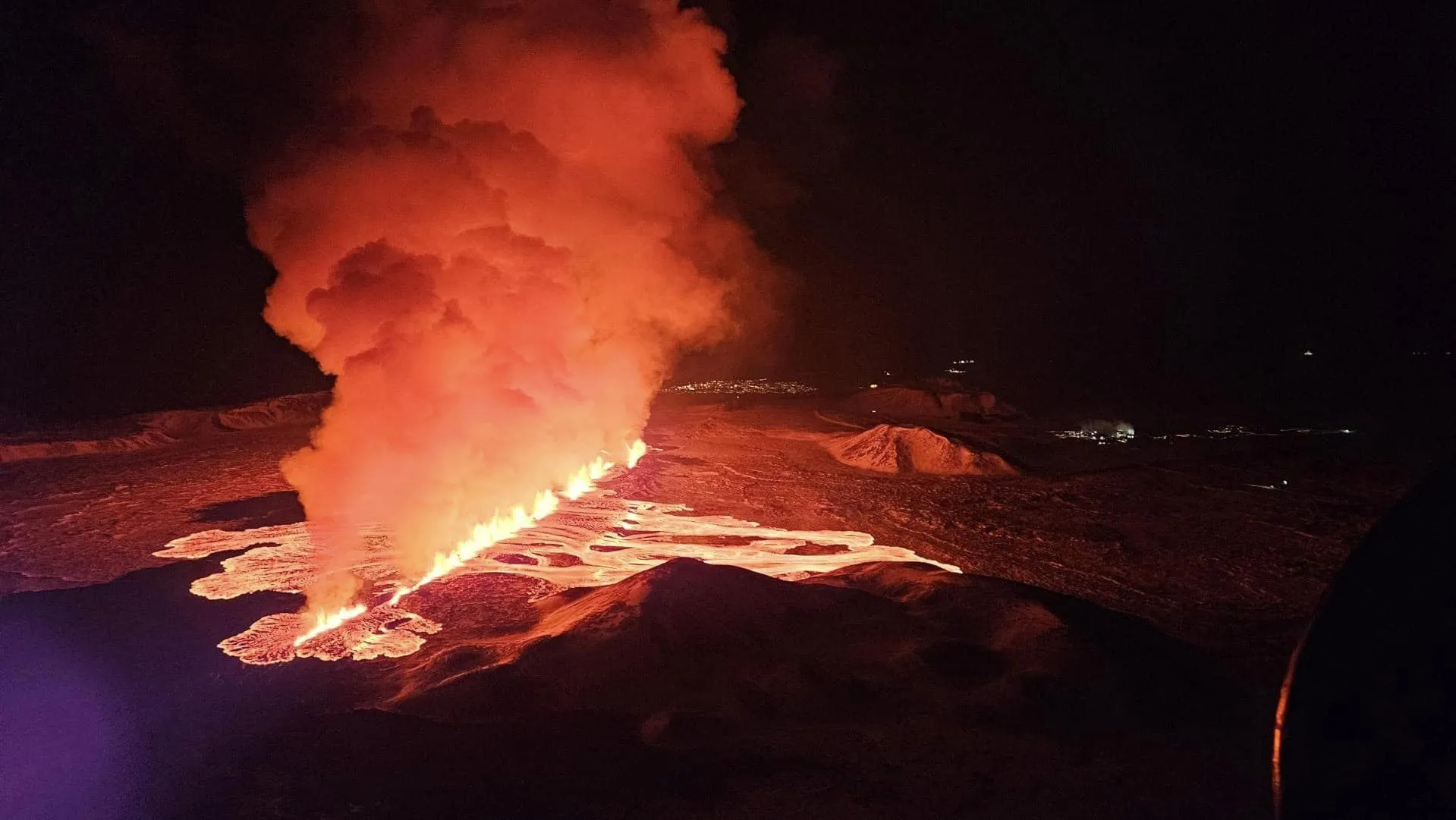 reykjanes eruption at sundhnúk february 2024